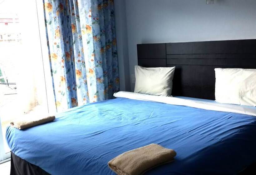 Hotel B & B Patong Beach House