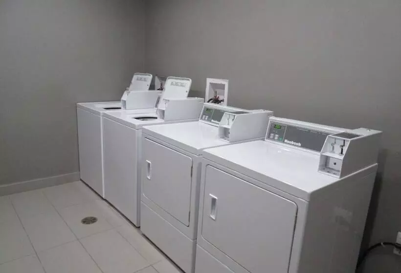 ホテル Best Western Plus Airdrie Gateway