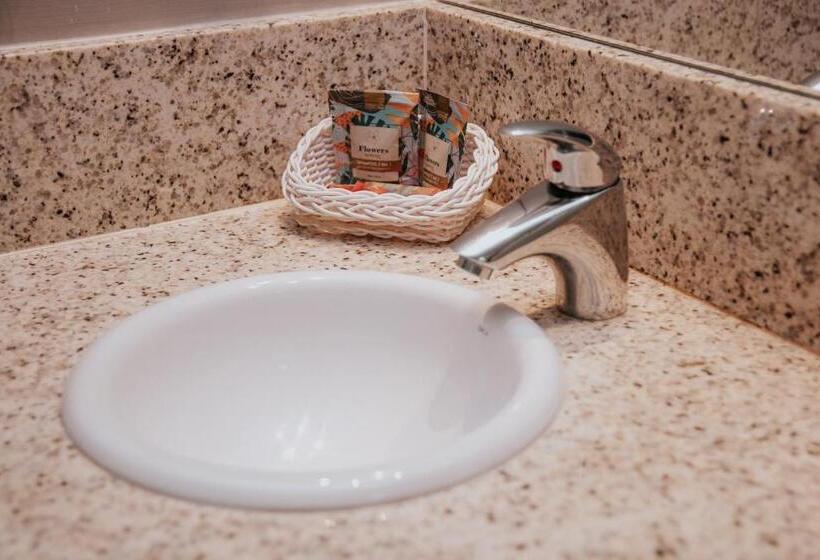 هتل Rede Andrade Lapa