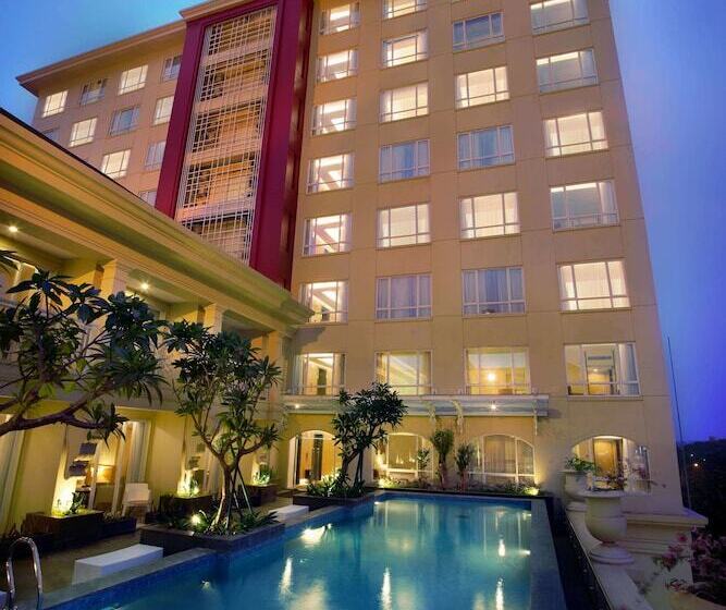 בית מלון כפרי Grand Zuri Bsd City