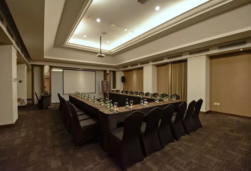 Hotelli Grand Zuri Bsd City