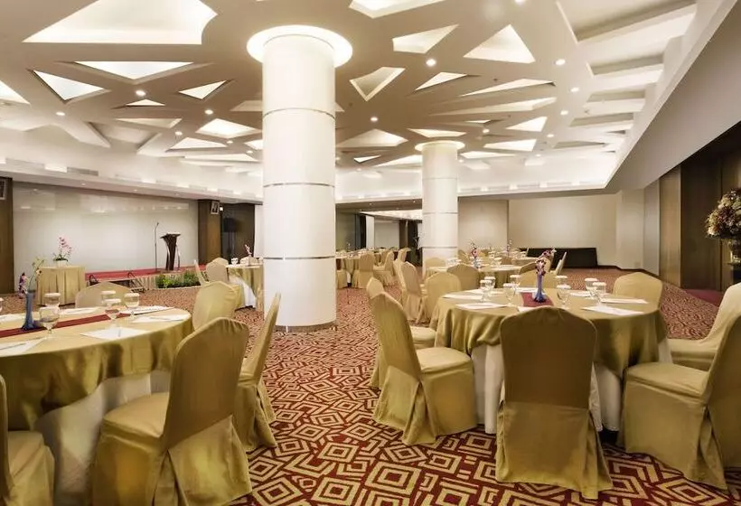 Hotelli Grand Zuri Bsd City