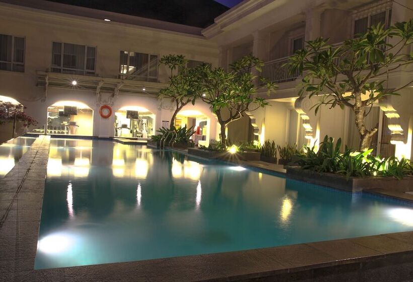 בית מלון כפרי Grand Zuri Bsd City