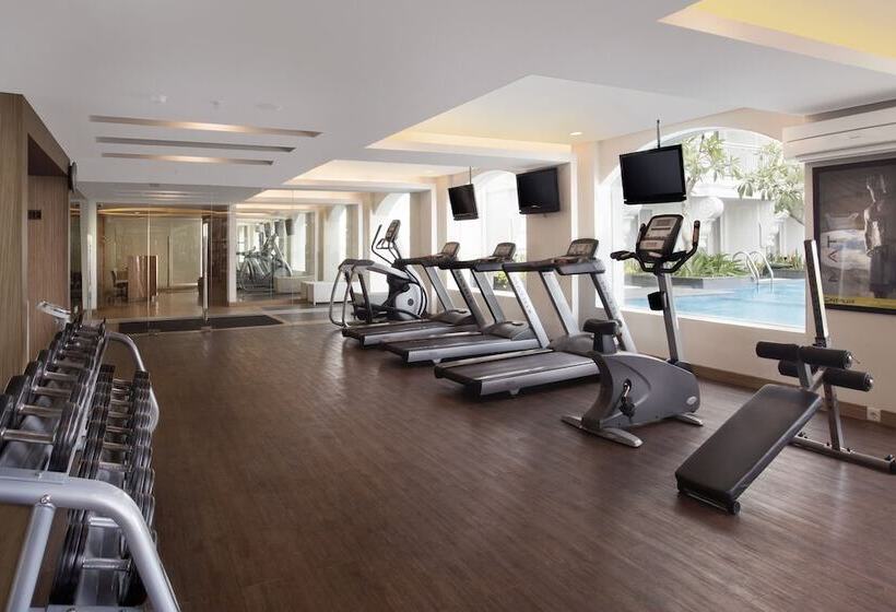 בית מלון כפרי Grand Zuri Bsd City