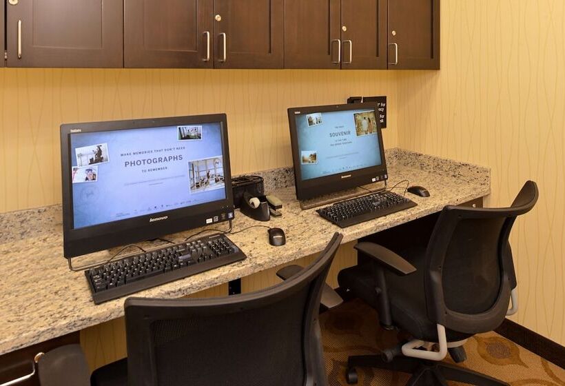 ホテル Hampton Inn & Suites Douglas