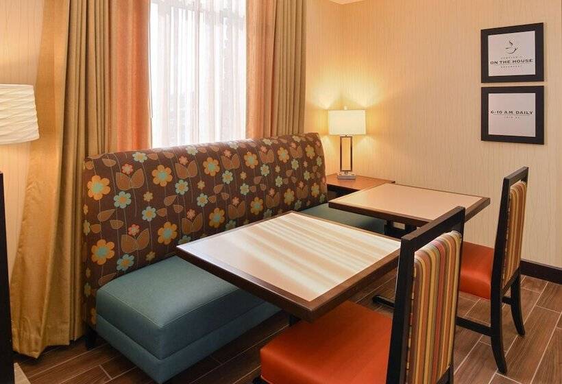 ホテル Hampton Inn & Suites Douglas