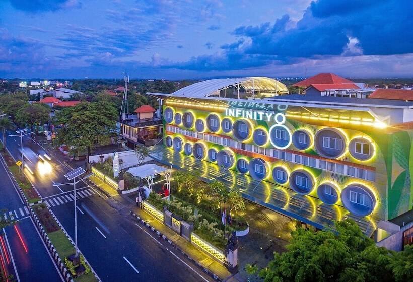 ホテル Infinity8 Bali