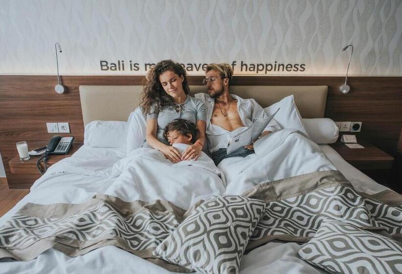 ホテル Infinity8 Bali