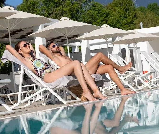 Hotelli Olympios Zeus