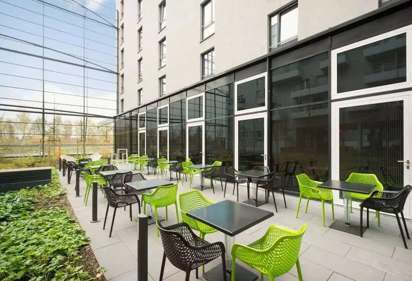 هتل Super 8 By Wyndham Munich City West