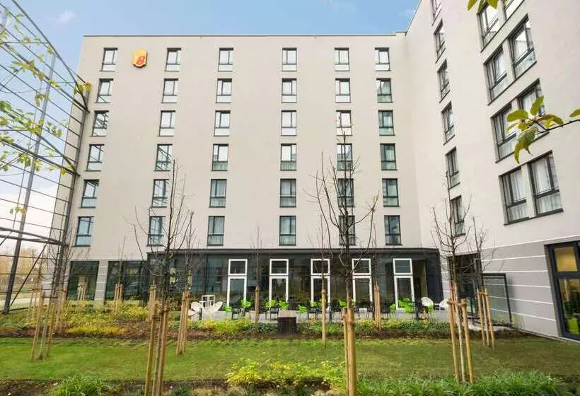 هتل Super 8 By Wyndham Munich City West