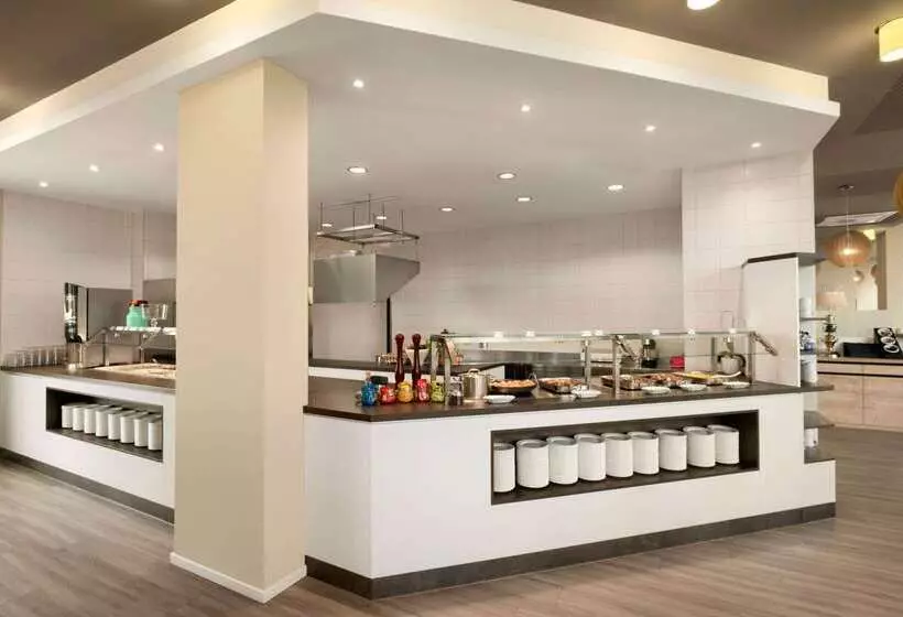 هتل Super 8 By Wyndham Munich City West