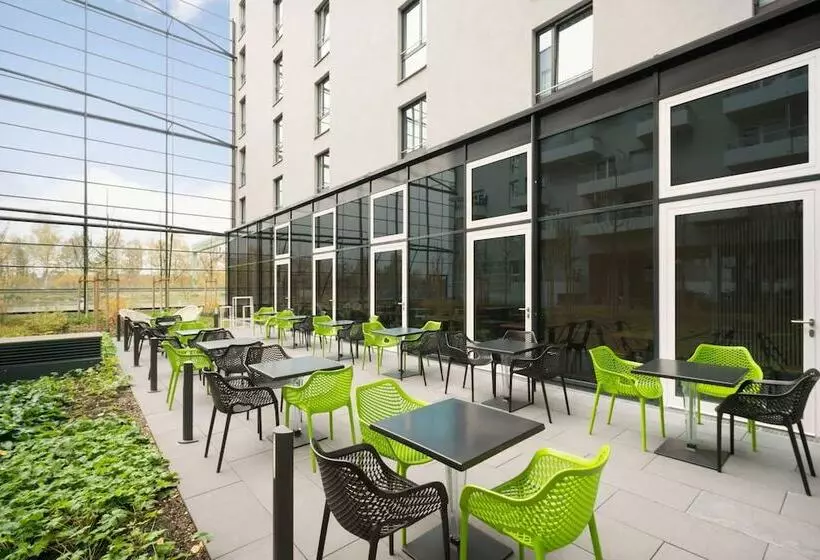 هتل Super 8 By Wyndham Munich City West