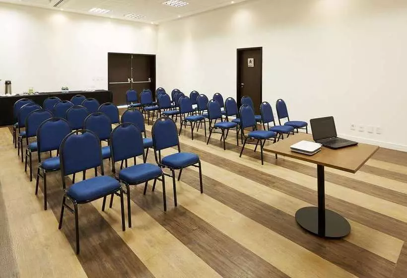 Hotelli Tulip Inn Itaguai