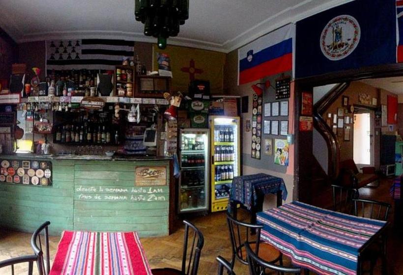 La Lechuza Rosario Hostel