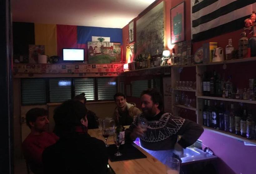 La Lechuza Rosario Hostel