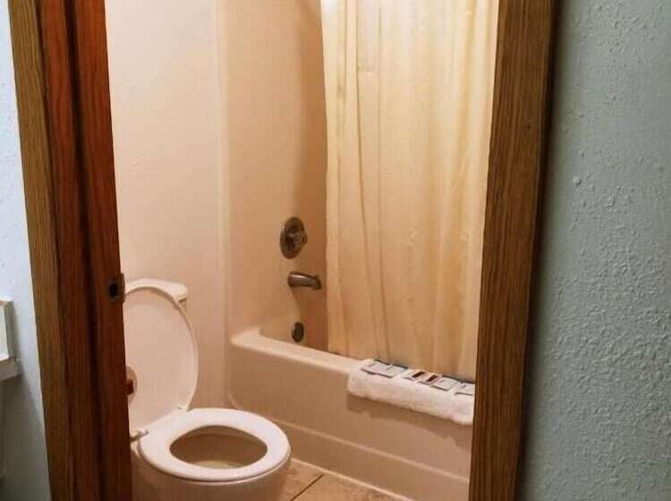 汽车旅馆  Centralia Inn