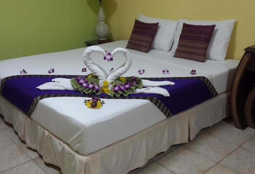 פנסיון Chez Charly Bungalow