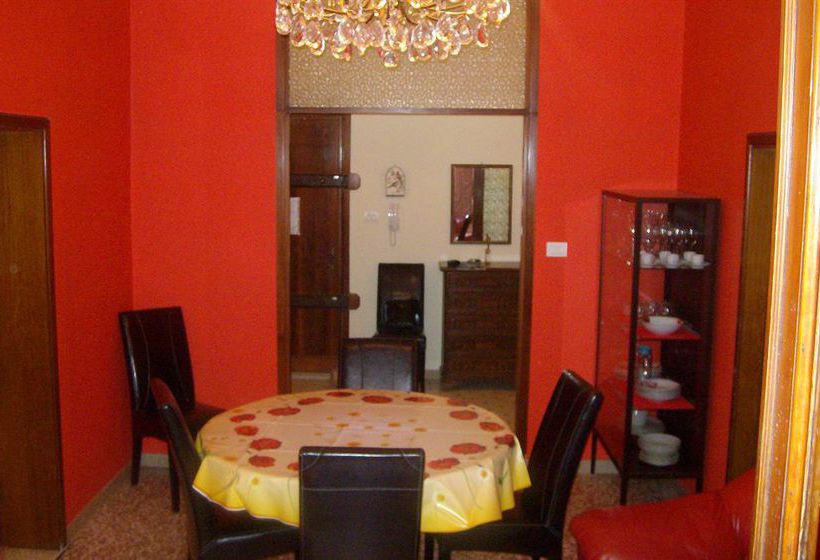 Sunny Venice Apartment