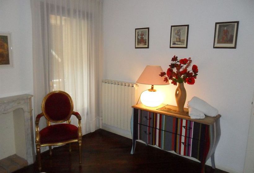 Sunny Venice Apartment