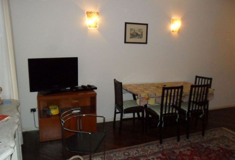 Sunny Venice Apartment