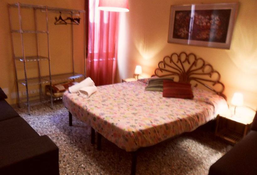 Sunny Venice Apartment