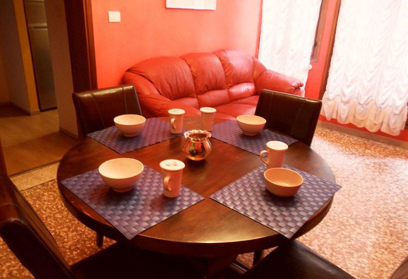 Sunny Venice Apartment