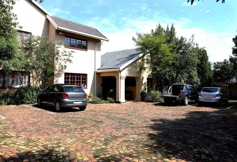 تختخواب و صبحانه Morulana Guest House