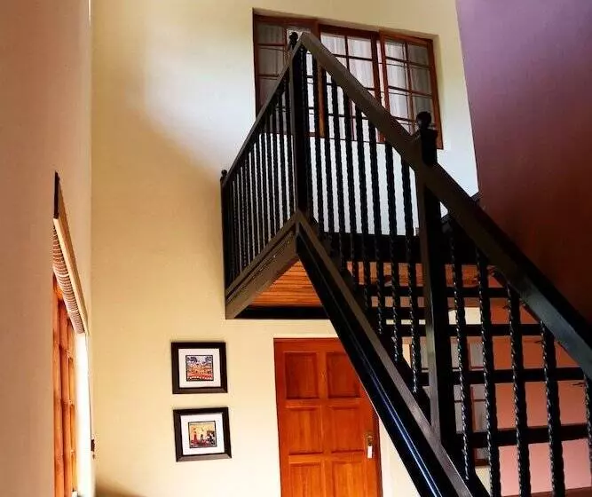 تختخواب و صبحانه Morulana Guest House