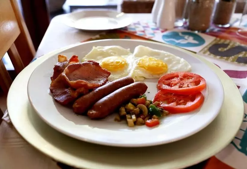 تختخواب و صبحانه Morulana Guest House
