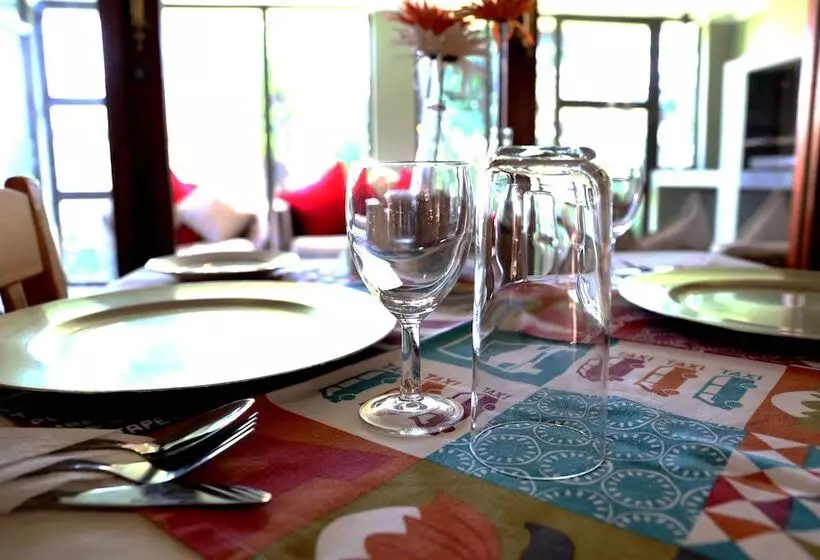 تختخواب و صبحانه Morulana Guest House