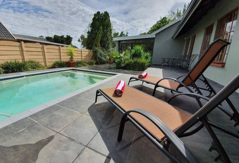 مبيت وإفطار Morulana Guest House