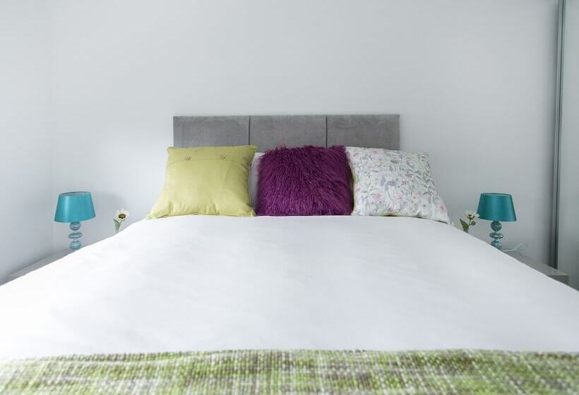 Coast & City Apartments