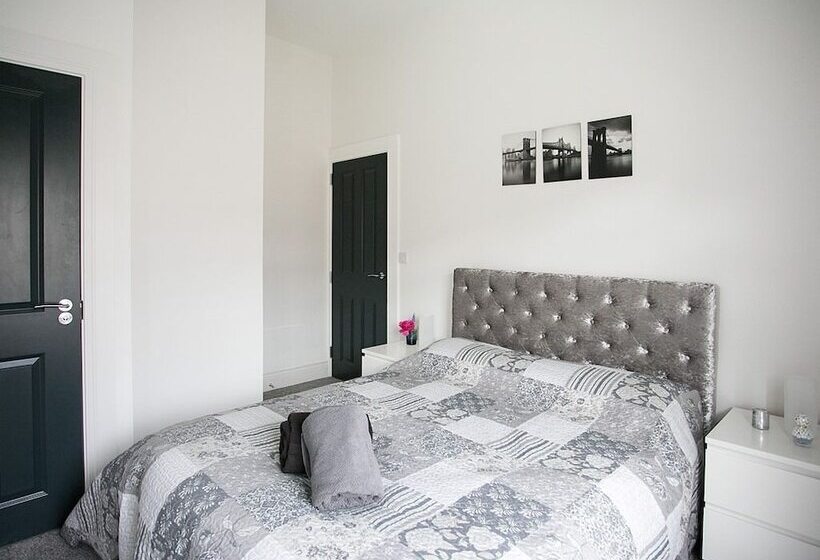 Coast & City Apartments