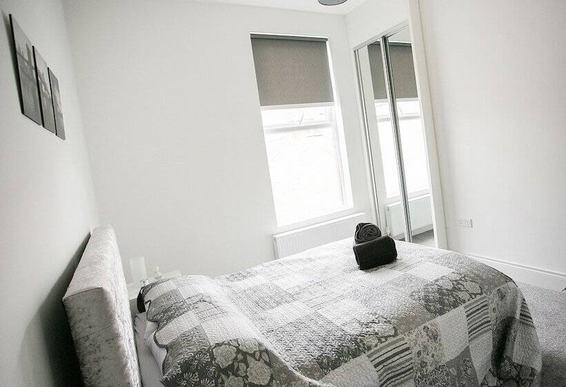 Coast & City Apartments