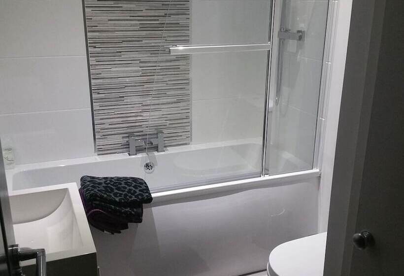 Coast & City Apartments