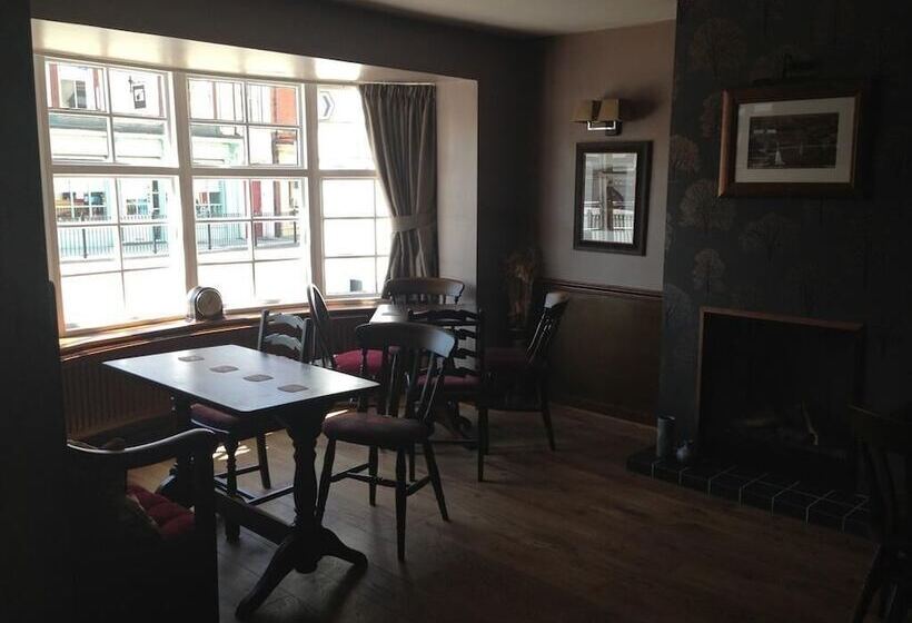 Отель Bulkeley Arms