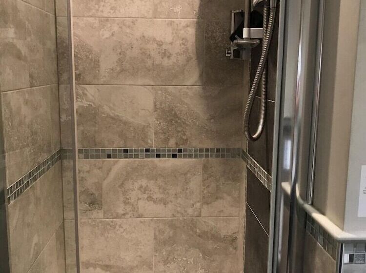 Отель Bulkeley Arms