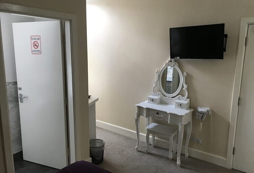 Отель Bulkeley Arms