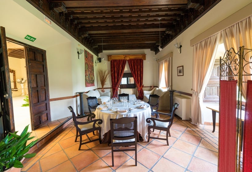 هتل Carmen de Los Chapiteles