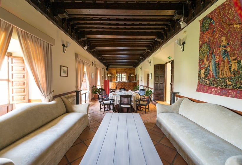 هتل Carmen de Los Chapiteles