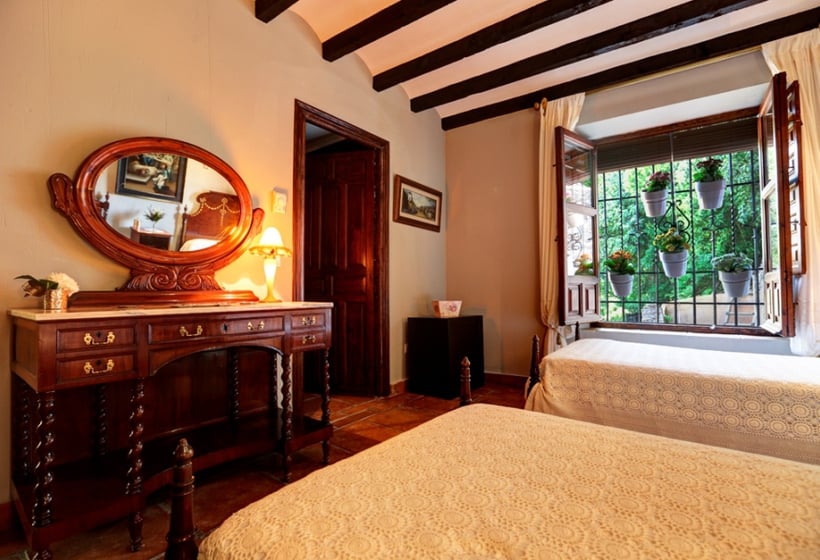 هتل Carmen de Los Chapiteles