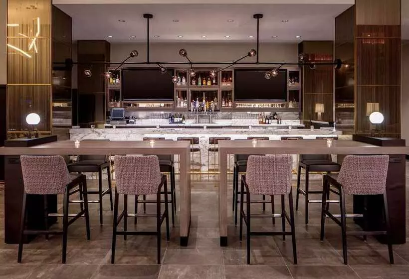 Hotelli Embassy Suites By Hilton Minneapolis Downtown