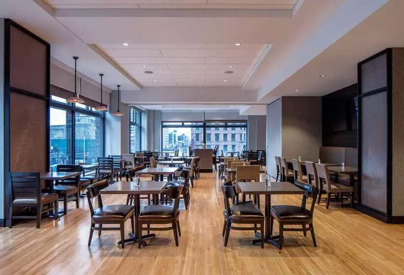 Hotelli Embassy Suites By Hilton Minneapolis Downtown