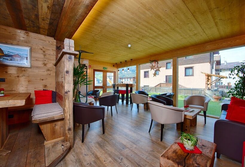 فندق Francesin Active