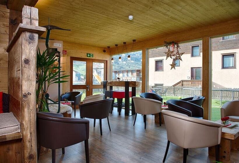 فندق Francesin Active