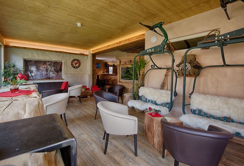 فندق Francesin Active