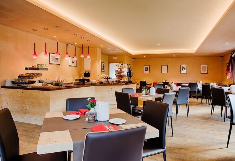 فندق Francesin Active