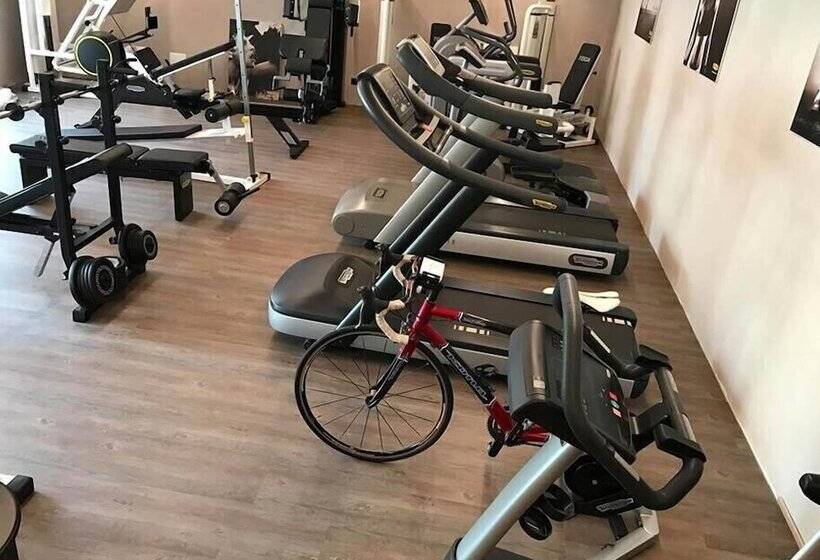 فندق Francesin Active