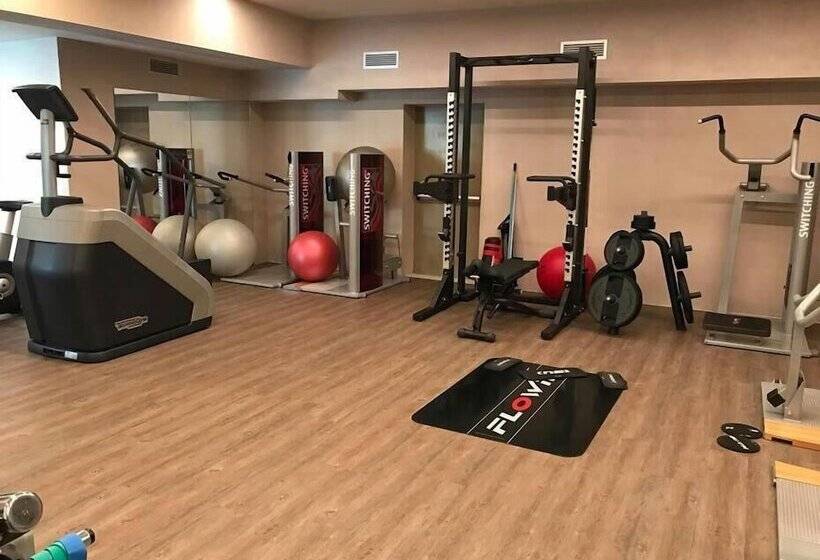 فندق Francesin Active